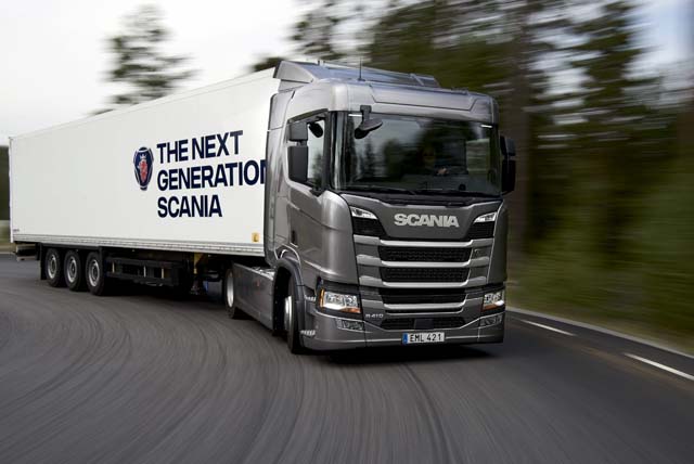 Este Scania R 410 con cabina de techo intermedio representa uno de los modelos más básicos de la gama.